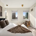 Rare Luxurious Apartment 1 Block From Time Square