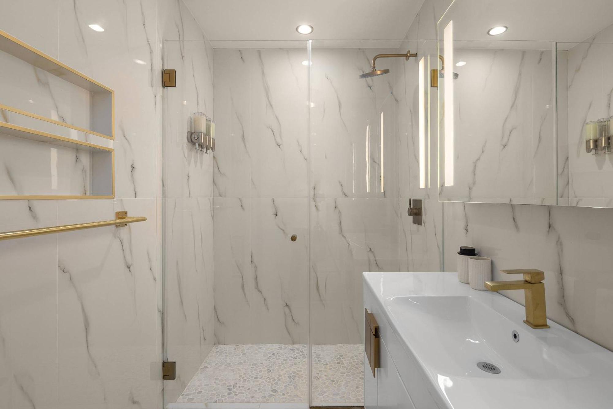 Apartment Rare Luxurious 1 Block From Time Square