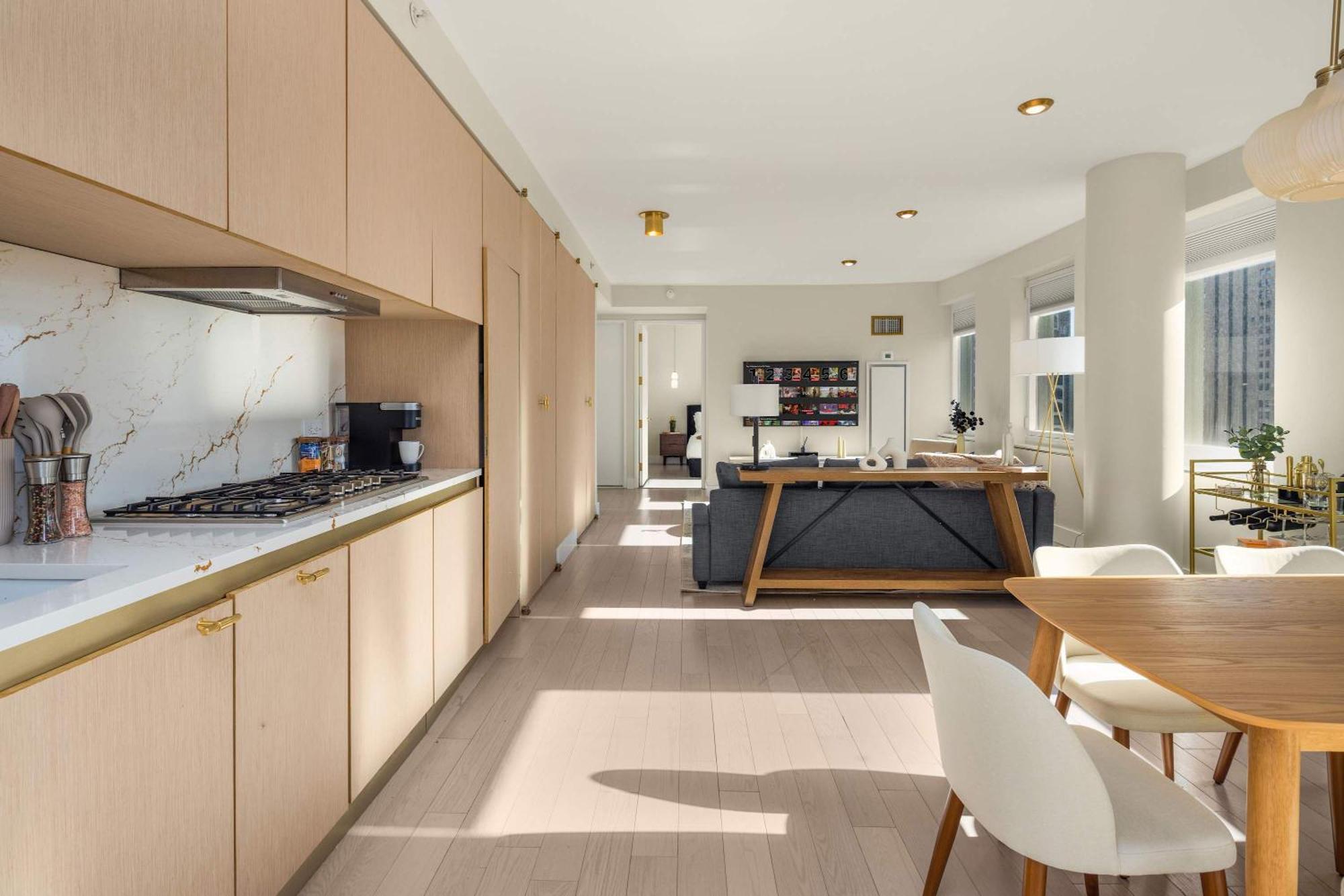 Apartment Rare Luxurious 1 Block From Time Square *